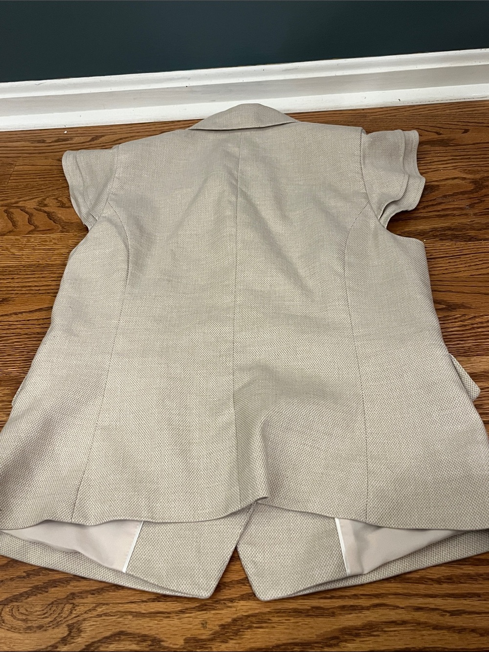 White House Black Market flounce sleeve studio vest - Picture 5 of 6